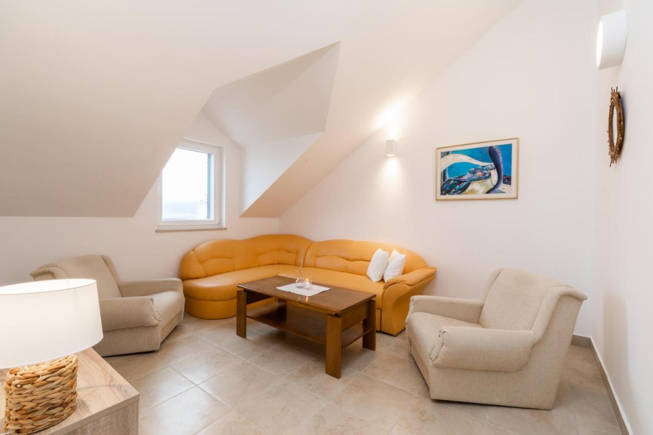 Villa Iva Mirce Exteriör bild